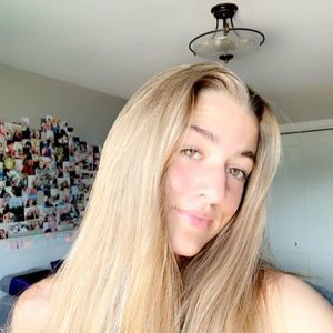 Meet your Posher, Emilyn